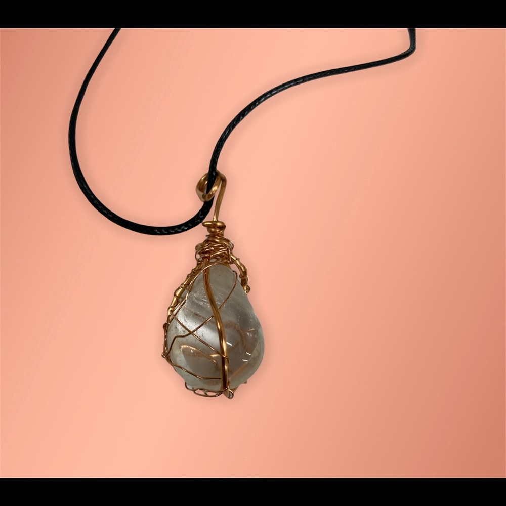Quarts Raindrop Pendant